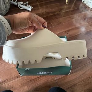 Wild fable Brooke slip on